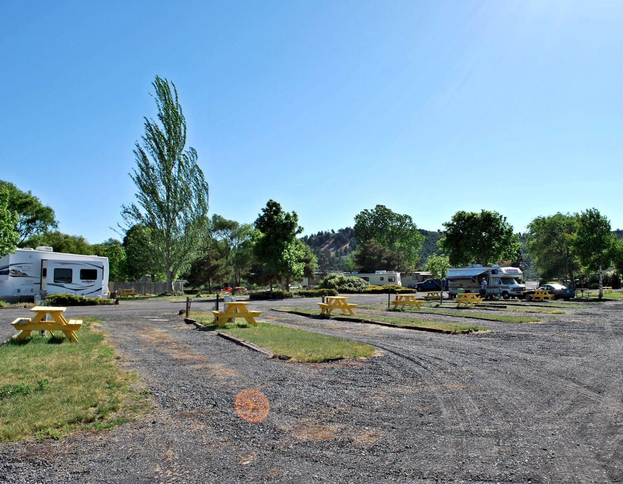 Oregon Motel 8 And Rv Park Klamath Falls Exterior foto
