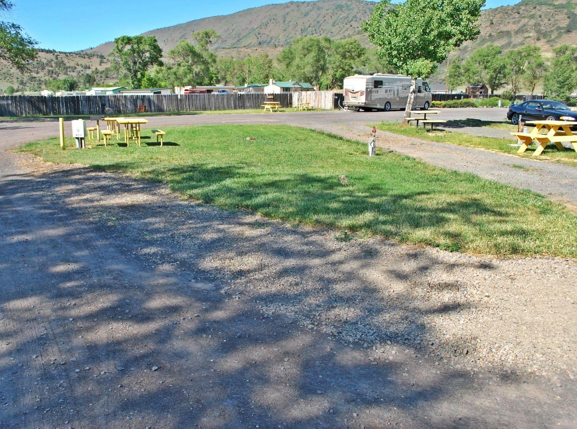 Oregon Motel 8 And Rv Park Klamath Falls Exterior foto